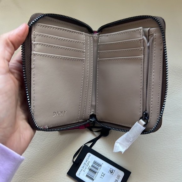 DKNY Dayna zip around wallet - Picture 4 of 4